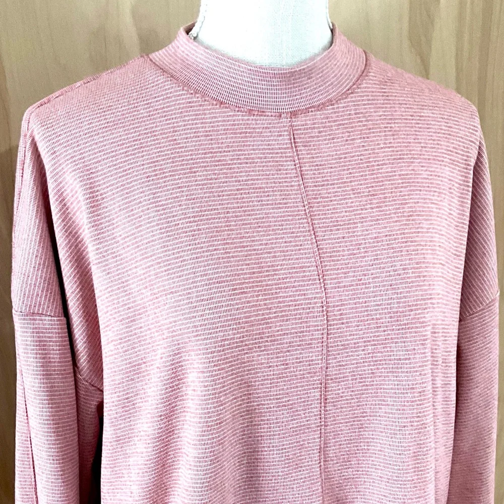 *Donating tomorrow* - Urban Romantics Womens Sweater M Rust Red & White - EUC - Picture 4 of 4